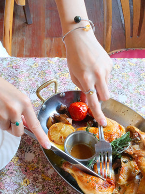 Black and golden gemstone bracelet – Double Star design for daily protection.