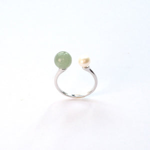 Pearl and Green Aventurine sterling silver ring – UK crystal ring for renewal and opportunity.