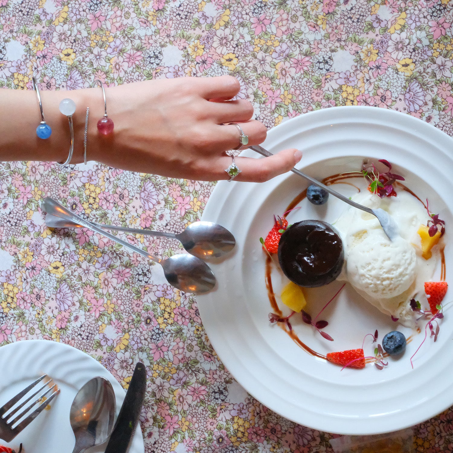 Sterling silver bracelet – moonstone and kyanite crystal jewellery for balance and insight.