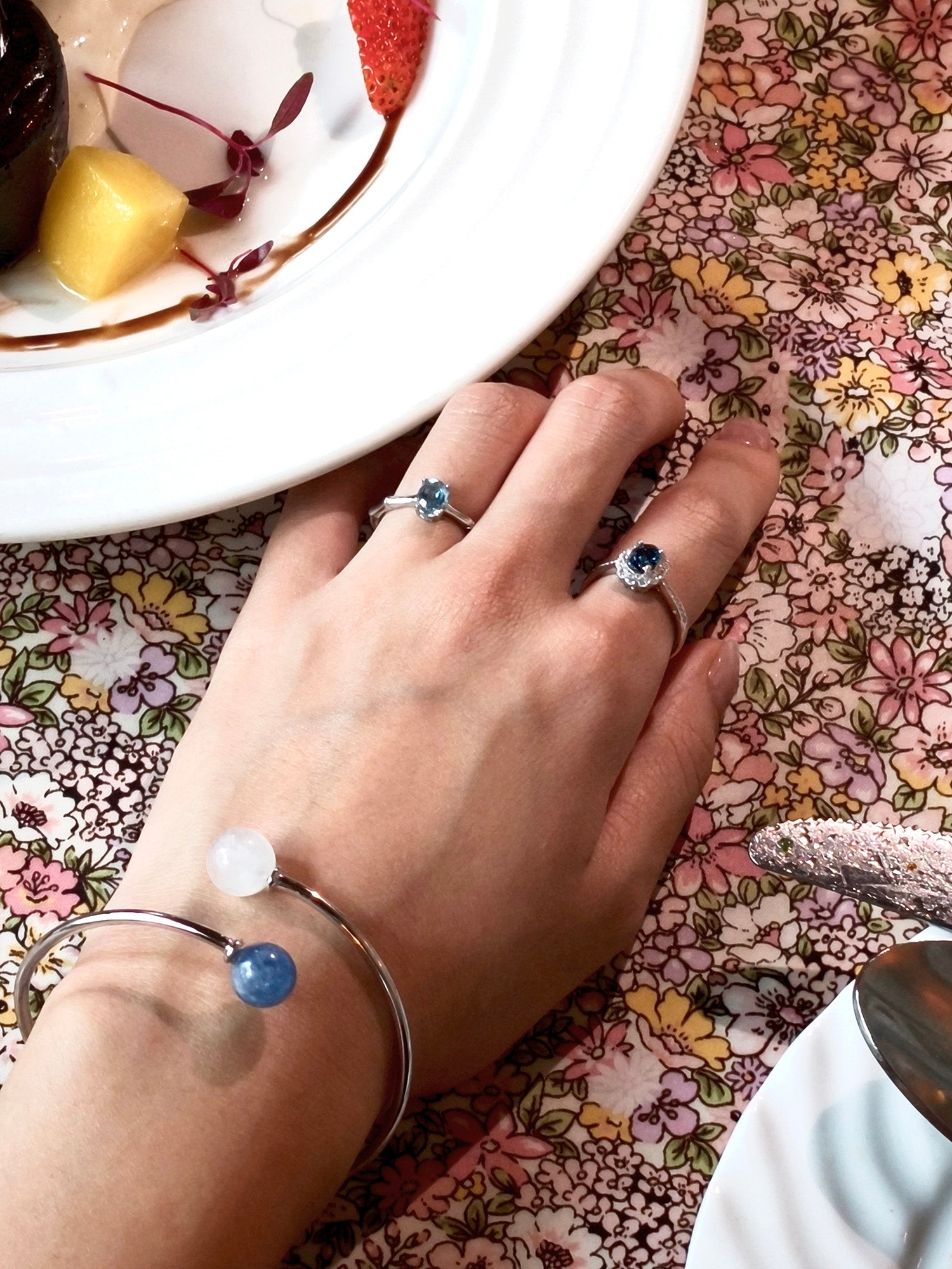 Blue and white gemstone bracelet – ideal for creatives, meditation, and daily wear.