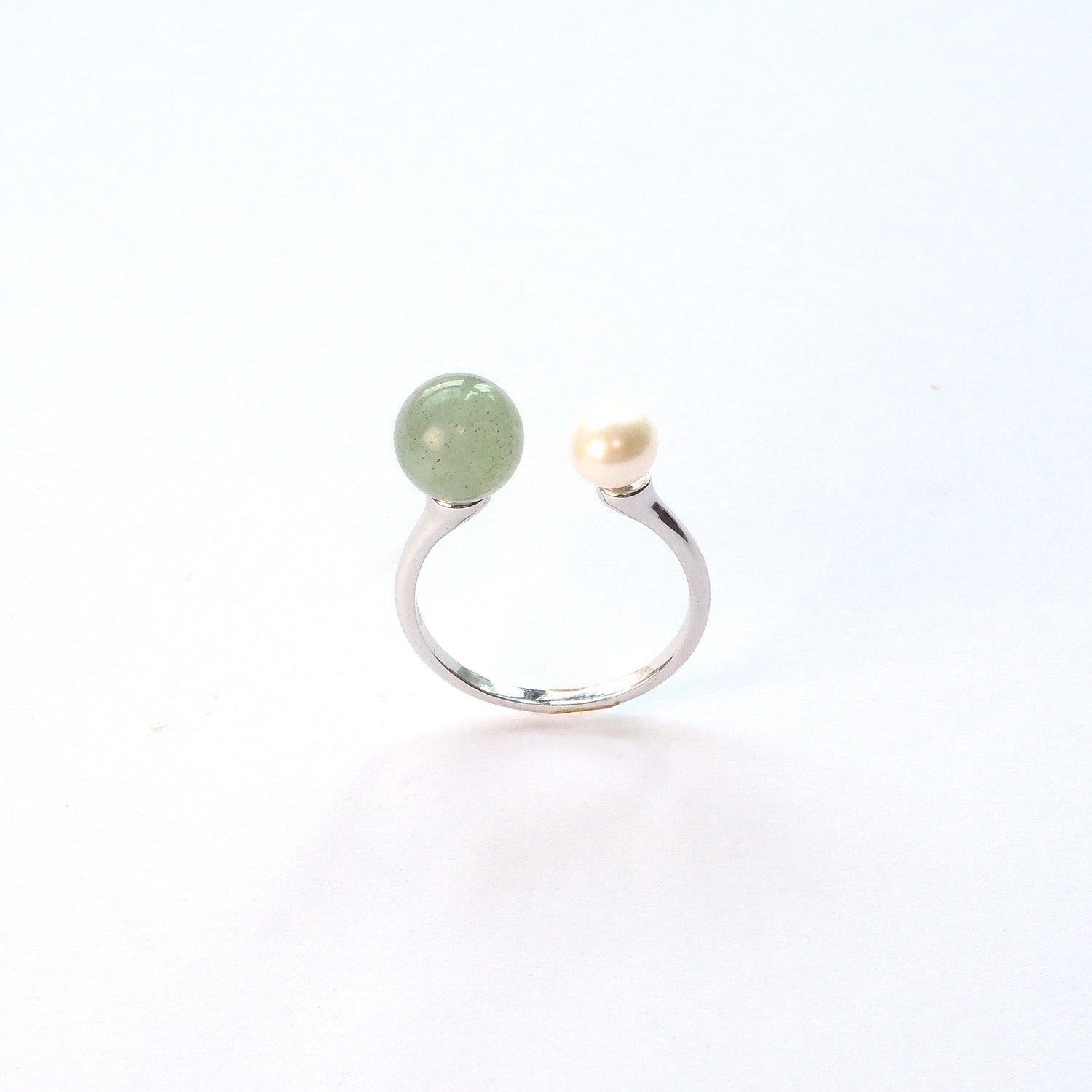 Pearl and Green Aventurine sterling silver ring – UK crystal ring for renewal and opportunity.